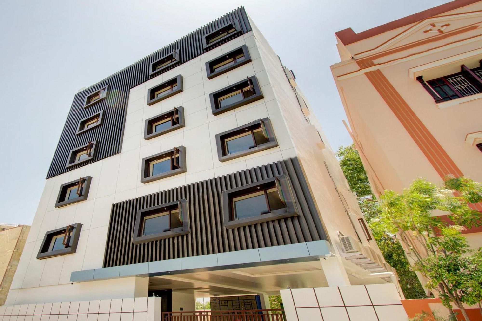 Super Capital O V Hotel Vijayawāda Exterior foto